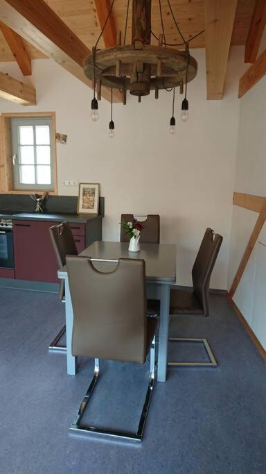Mothsgut - Moderne Ferienwohnung Auf Dem Bauernhof Im Erzgebirge Oelsnitz  Eksteriør bilde